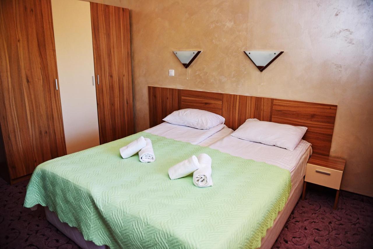 Aparthotel Forest Nook Pamporowo Exterior foto