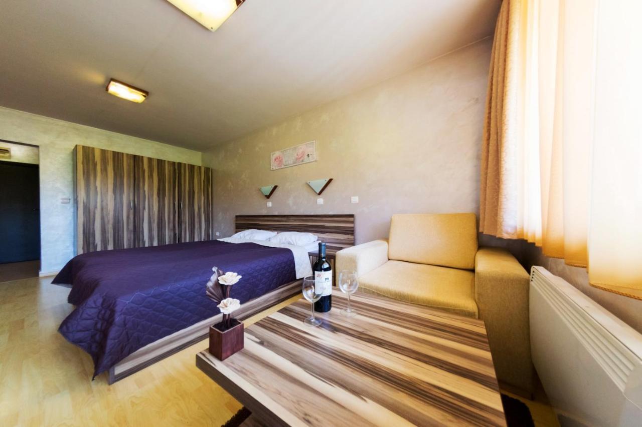 Aparthotel Forest Nook Pamporowo Exterior foto